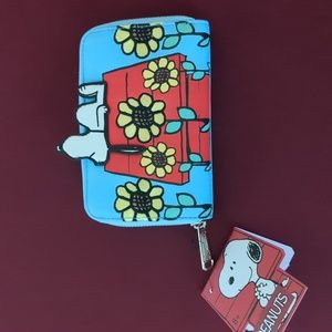 Snoopy Peanuts Loungefly Wallet